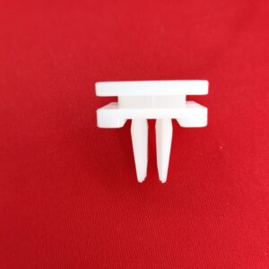 Broche- Pinche - Sujetador para tornillo de tira fondo.